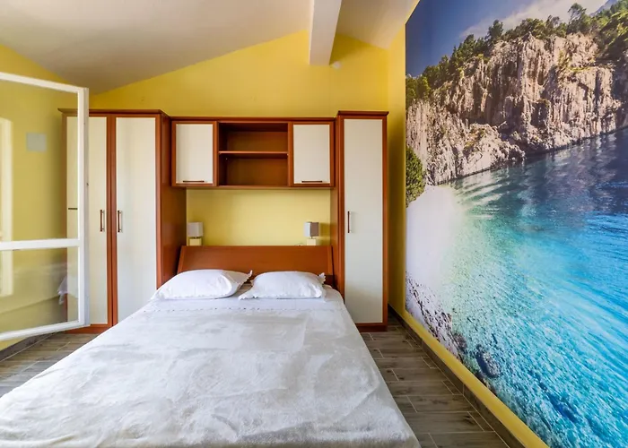 Апартаменты Mit Drei Schlafzimmern- Whirlpool Und Meerblick By Interhome Макарска